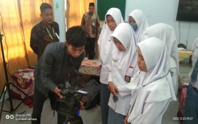 HARI KEDUA PELATIHAN, NARASUMBER AJAK PESERTA PRAKTIK